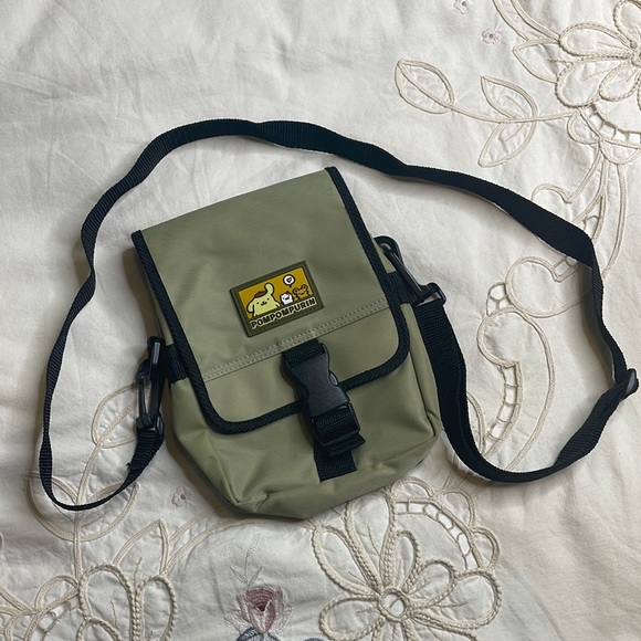 Sanrio Handbags - Sanrio Pompompurin heart crossbody small purse bag